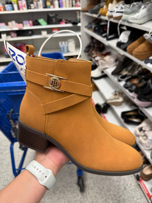 Botas Tommy H camel con placa dorada