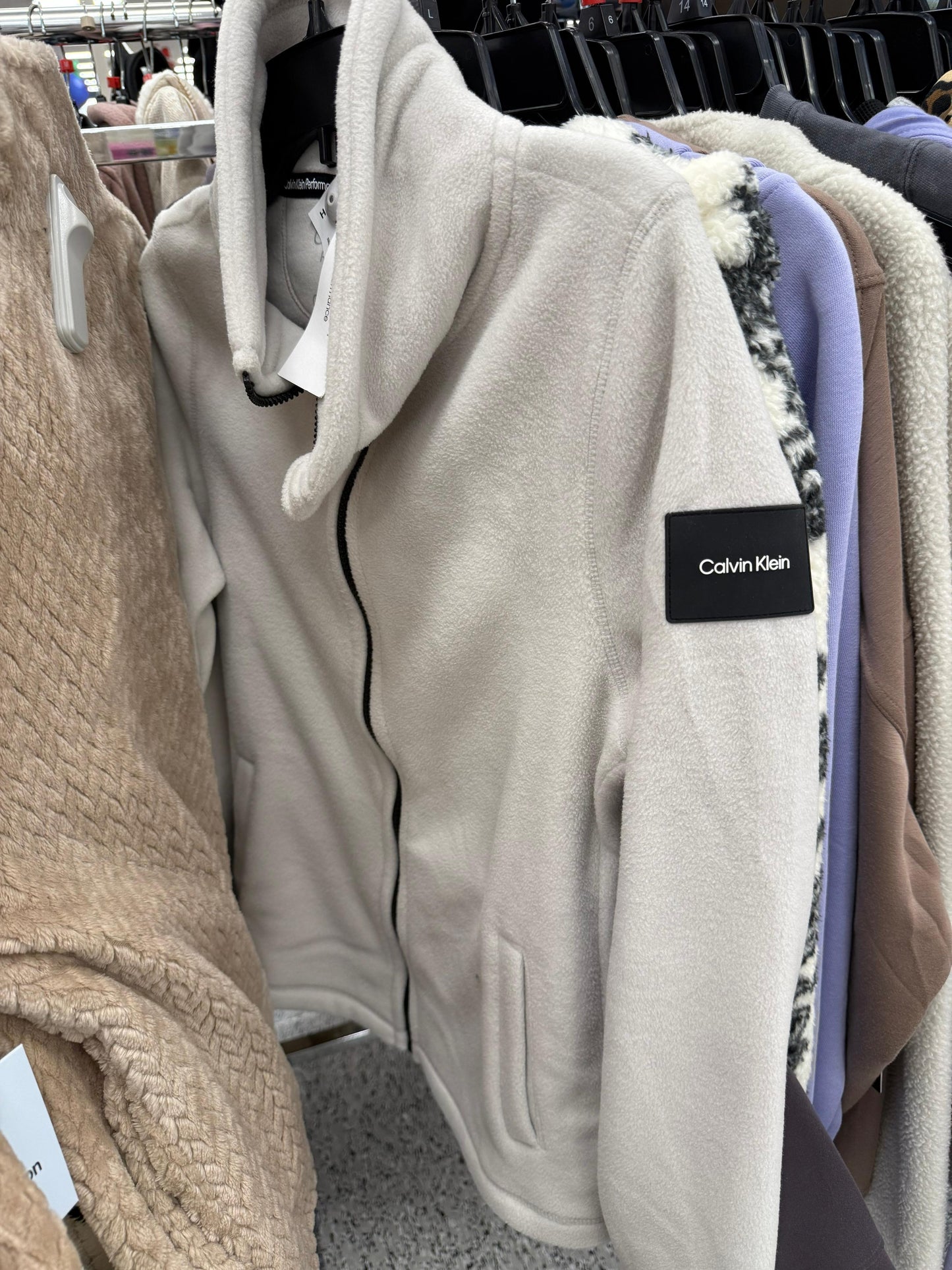 Sudadera Calvin K gris tela polar