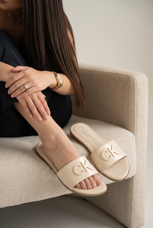 Sandalias Calvin k nude con placa CK