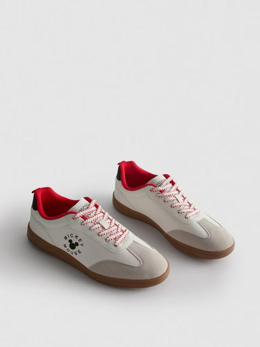 Tenis Primark Disney de Mickey crema con rojo