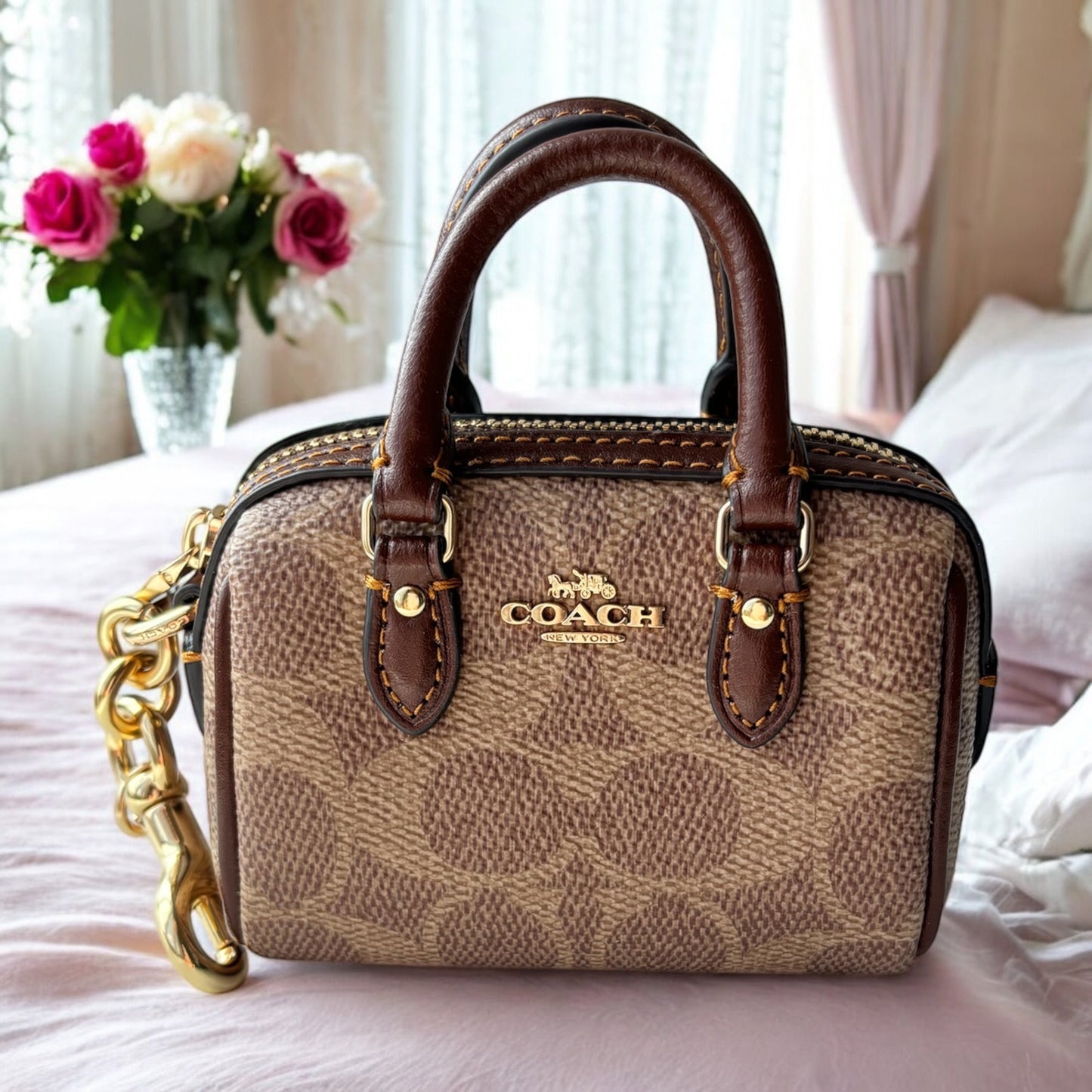Llavero Coach Maletita camel