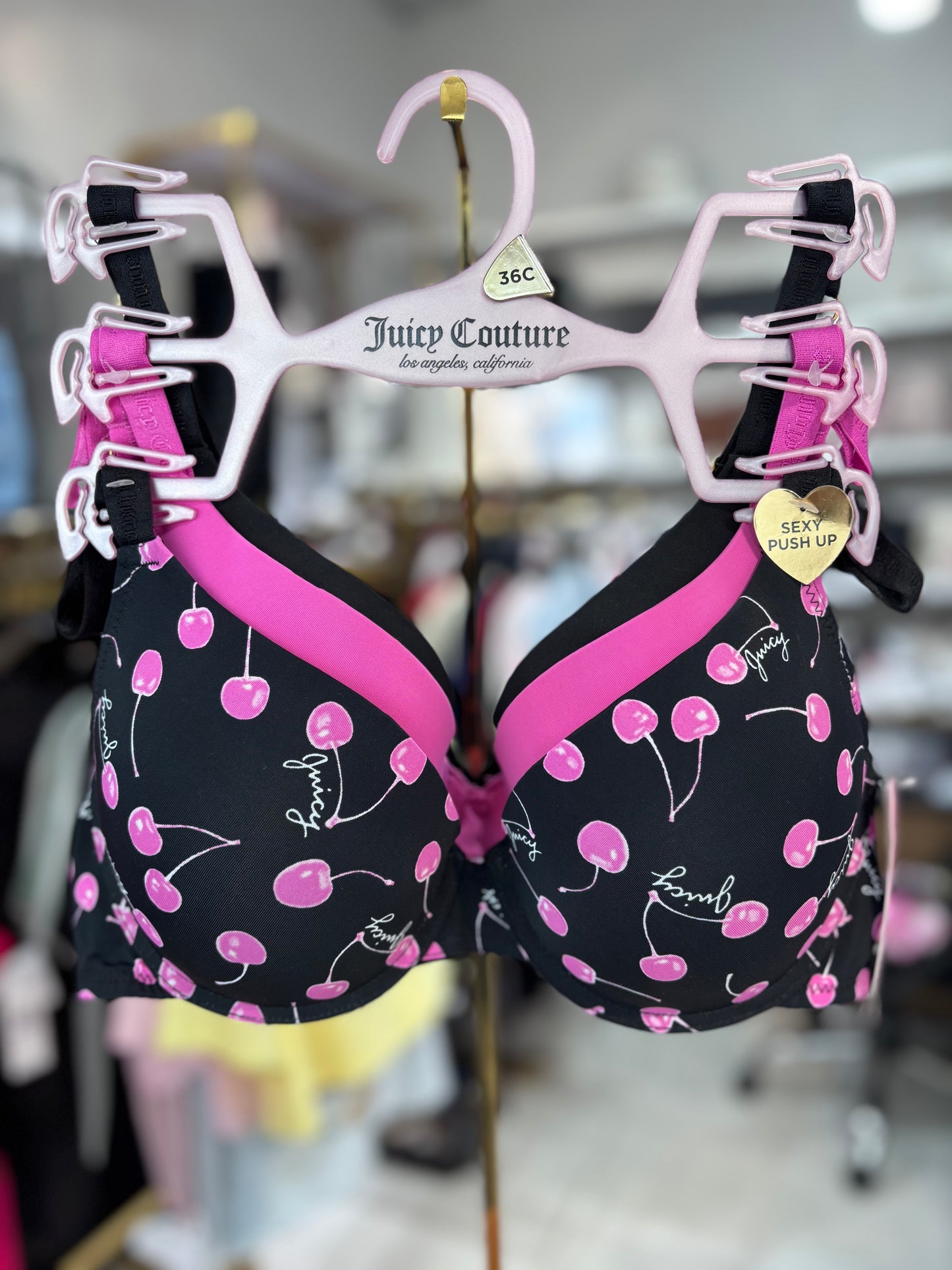 Brasier Juicy C negro con cerezas rosa y negro liso