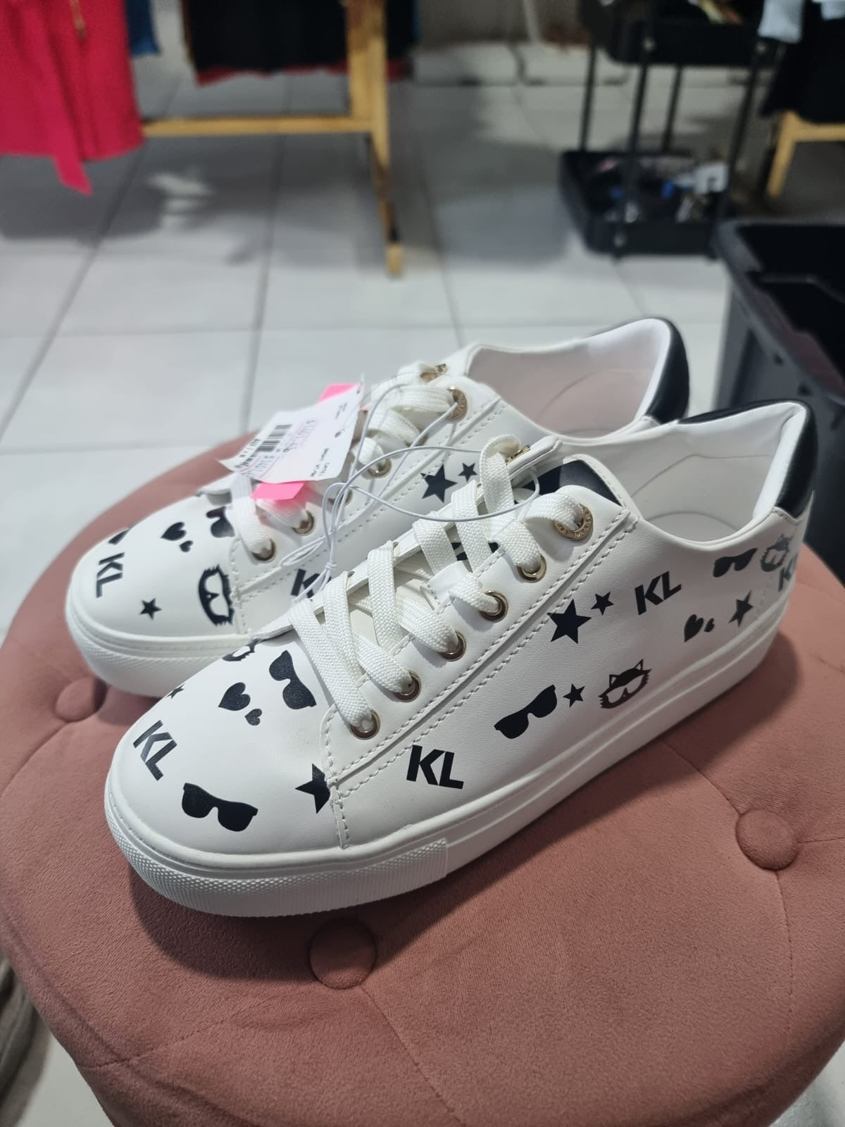 Tenis Karl L blancos con negro