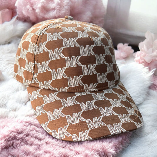 Gorra Michael K camel/blanco con  monogram