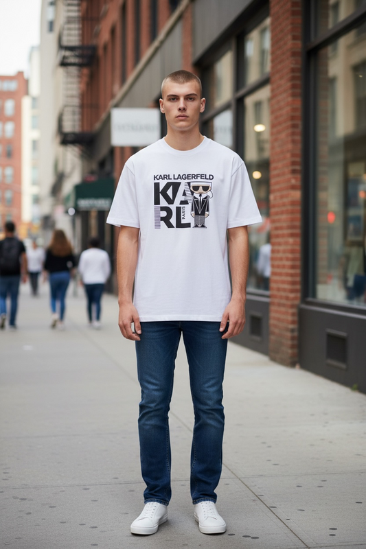Playera Kar L blanca con estampado negro