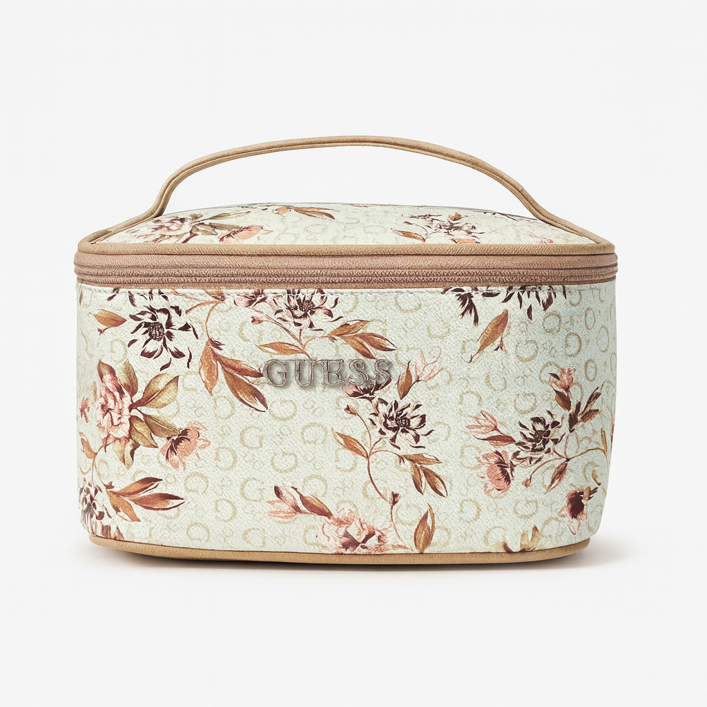 Cosmetiquera Guess crema con monogram camel, flores y placa plateada