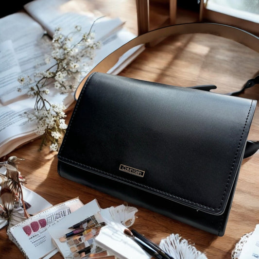 Cangurera Calvin K negra