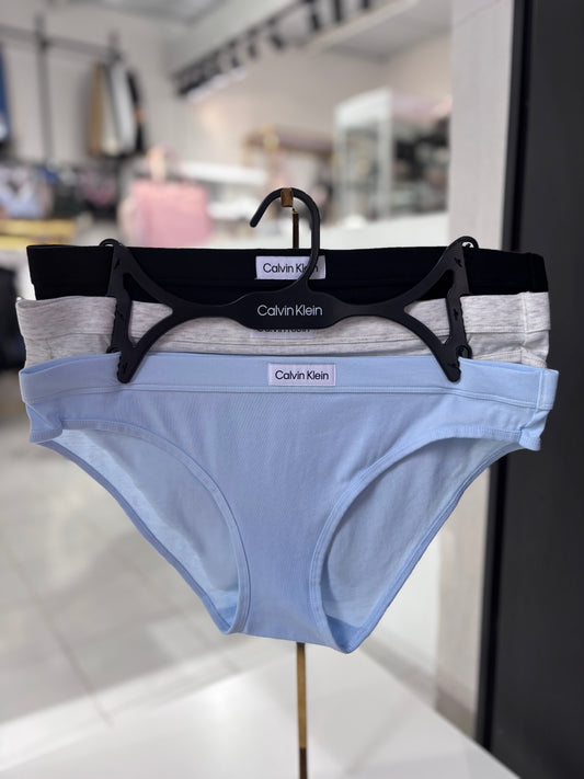 Panties Calvin k 3 pz azul, gris y negro