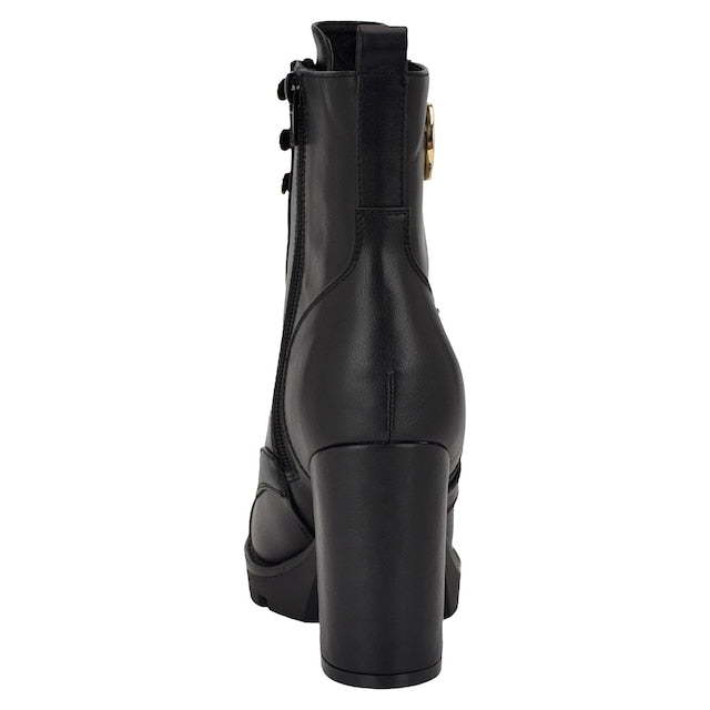 Botas GBG negra con pines de G y corazones