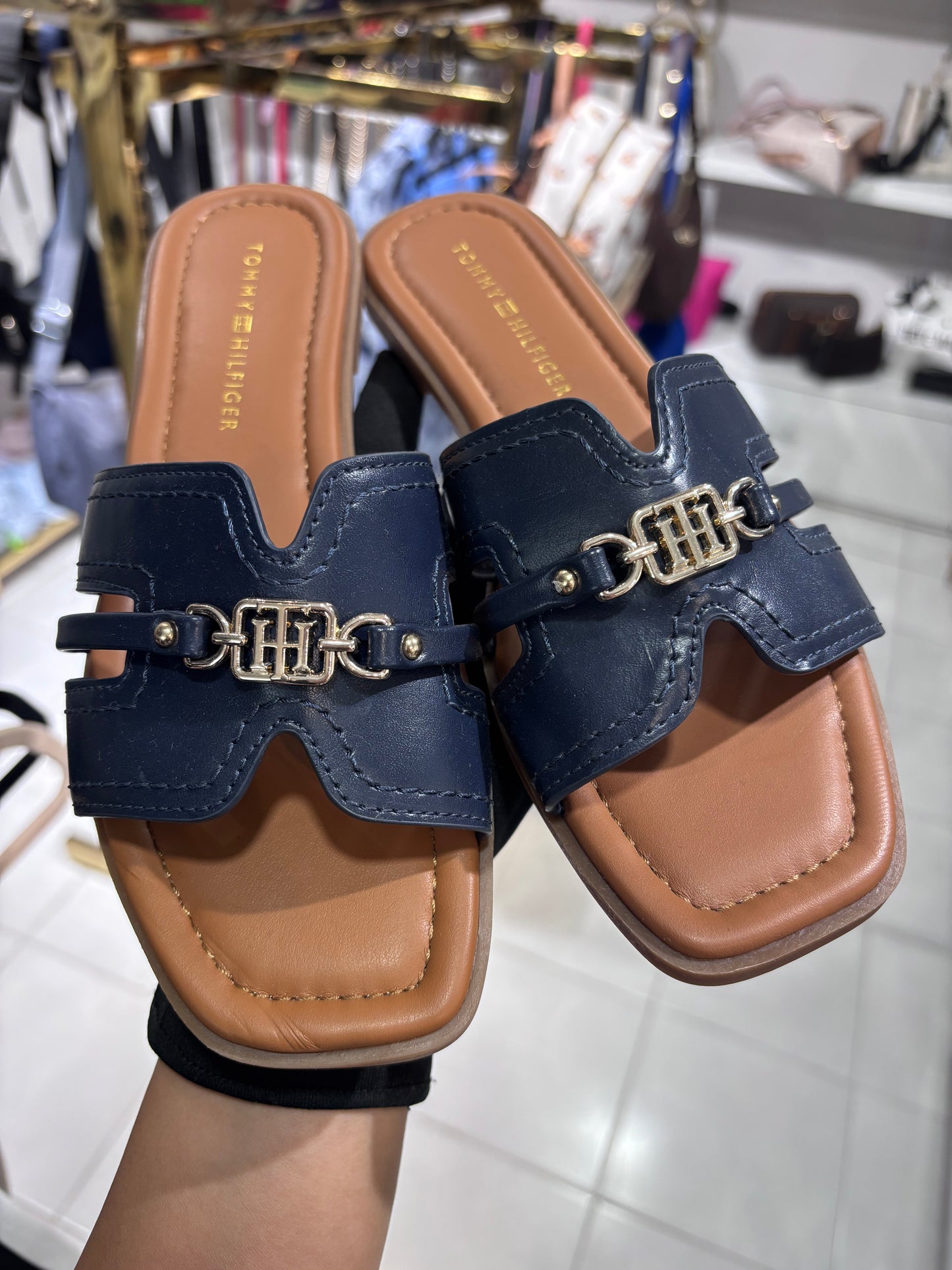 Sandalias Tommy H marino con placa