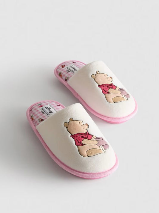 Pantuflas Primark Disney Winnie Pooh blanca con rosa