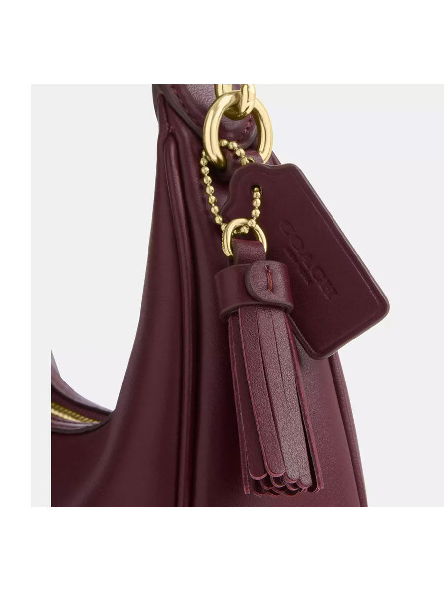 Crossbody/Hobo vino, placa en 3D, doble strap y herrejes dorados
