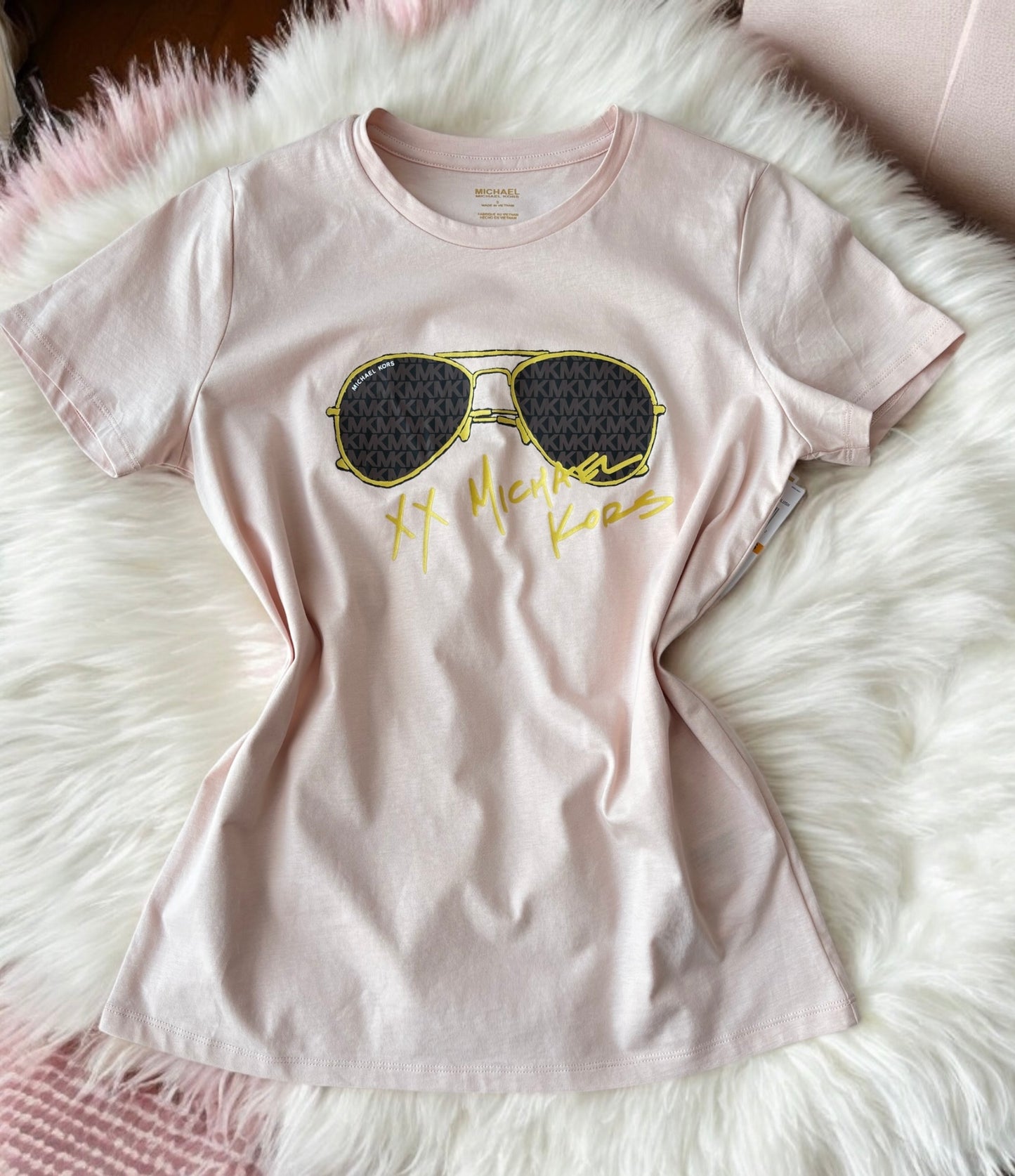 Playera Michael K rosa de lentes
