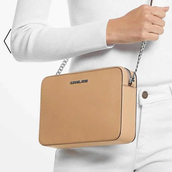 Crossbody Michael K camel con plata