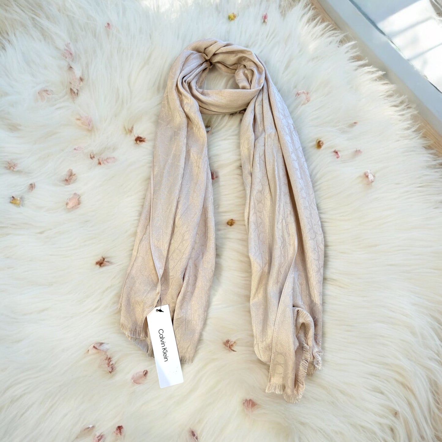 Pashmina Calvin K beige con monogram