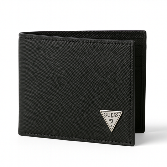 Cartera Guess. Negra con placa plateada en triángulo