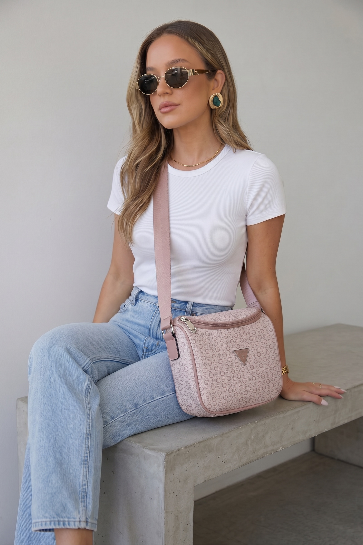 Lonchera Guess interior térmico rosa
