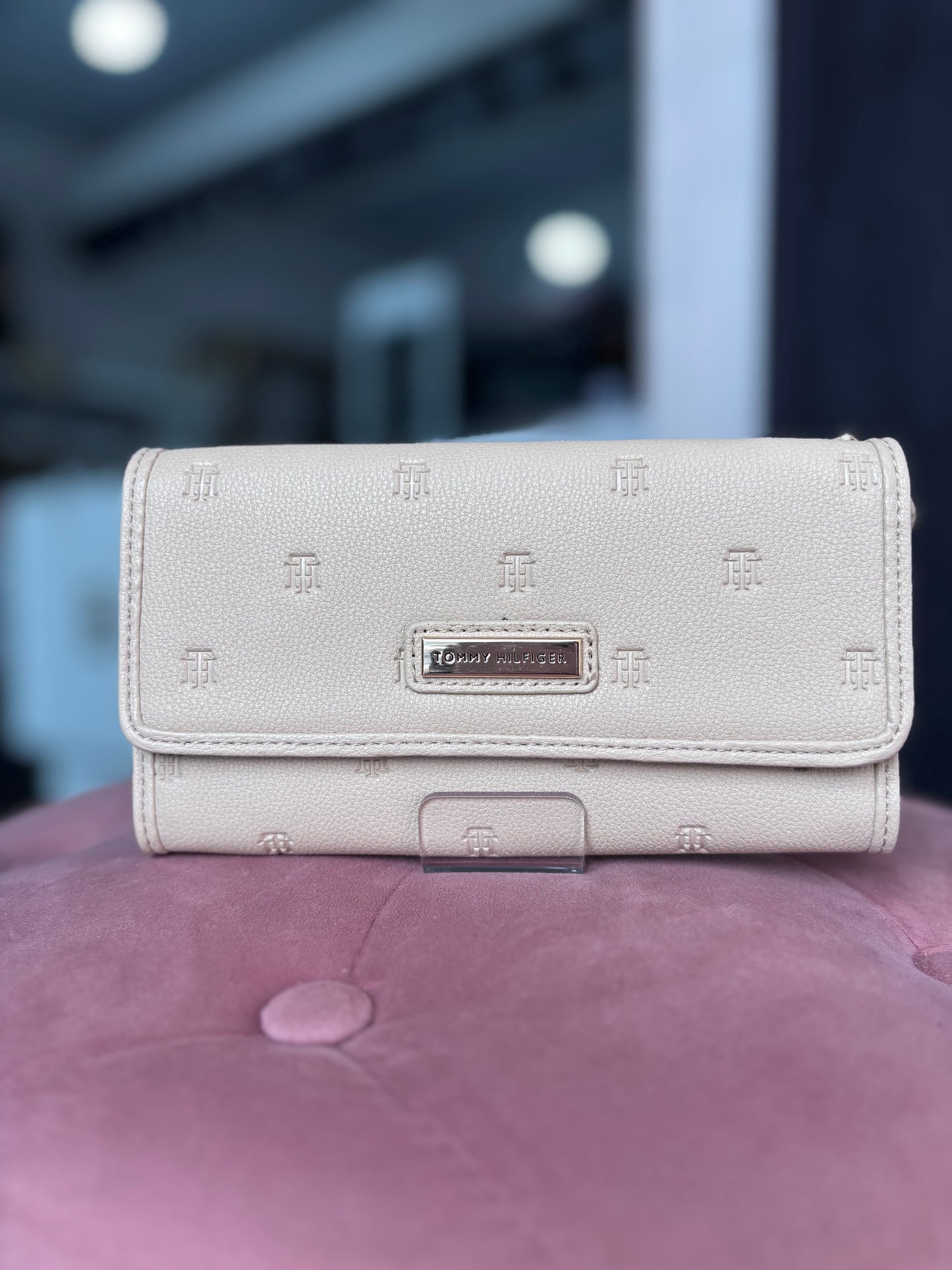 Cartera Tommy H nude grabada