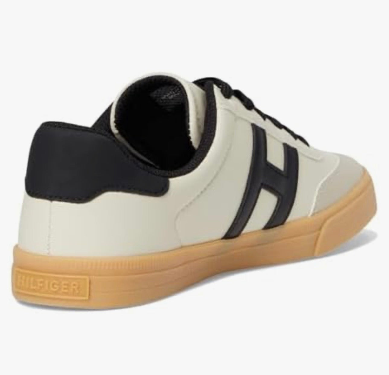 Tenis Guess beige con detalles negros