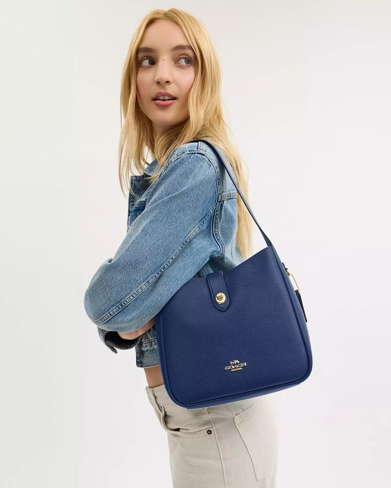 Crossbody Coach Hadley azul marino convertible doble strap, placa dorada