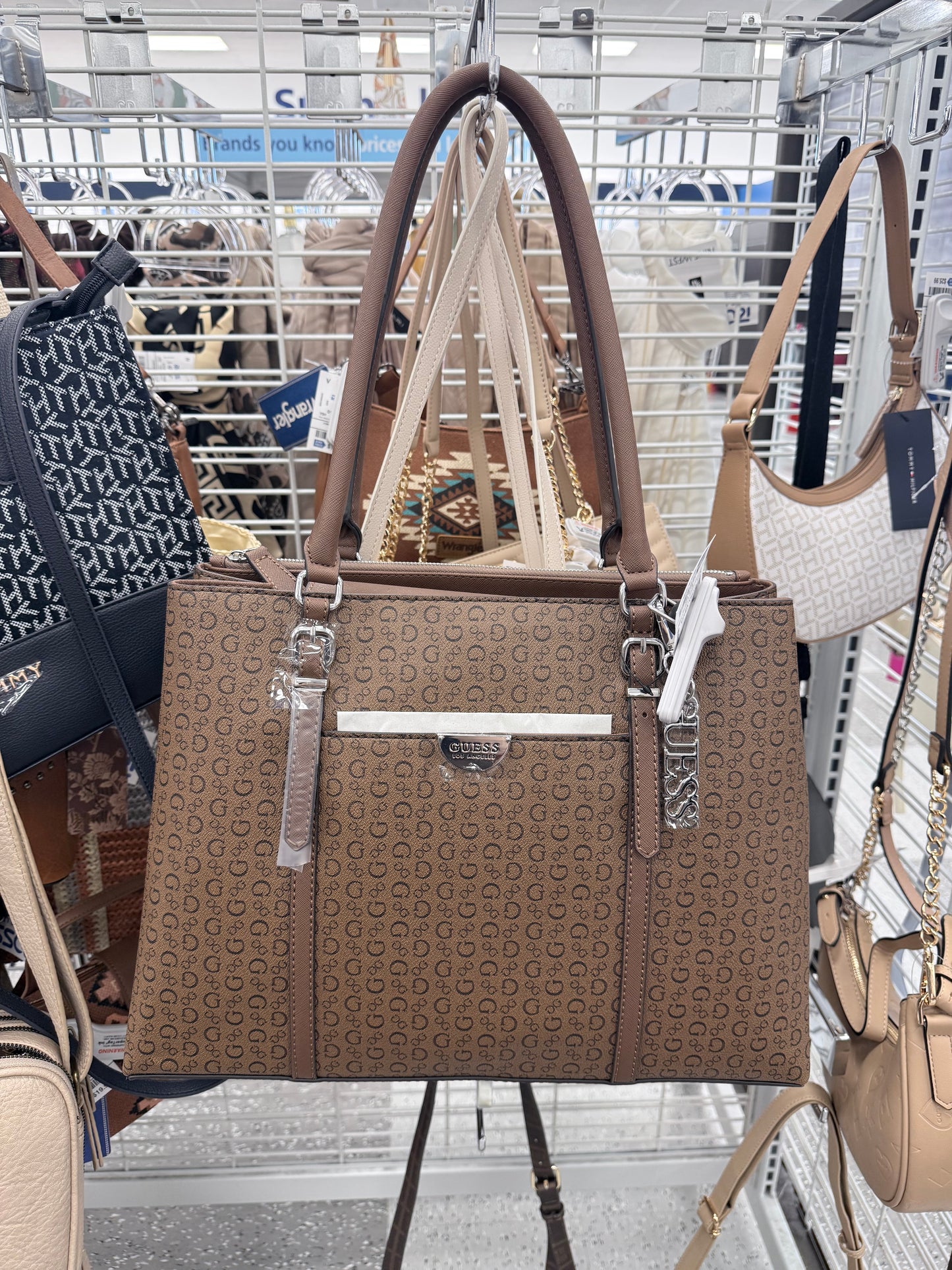 Tote Guess café con monogram y llavero