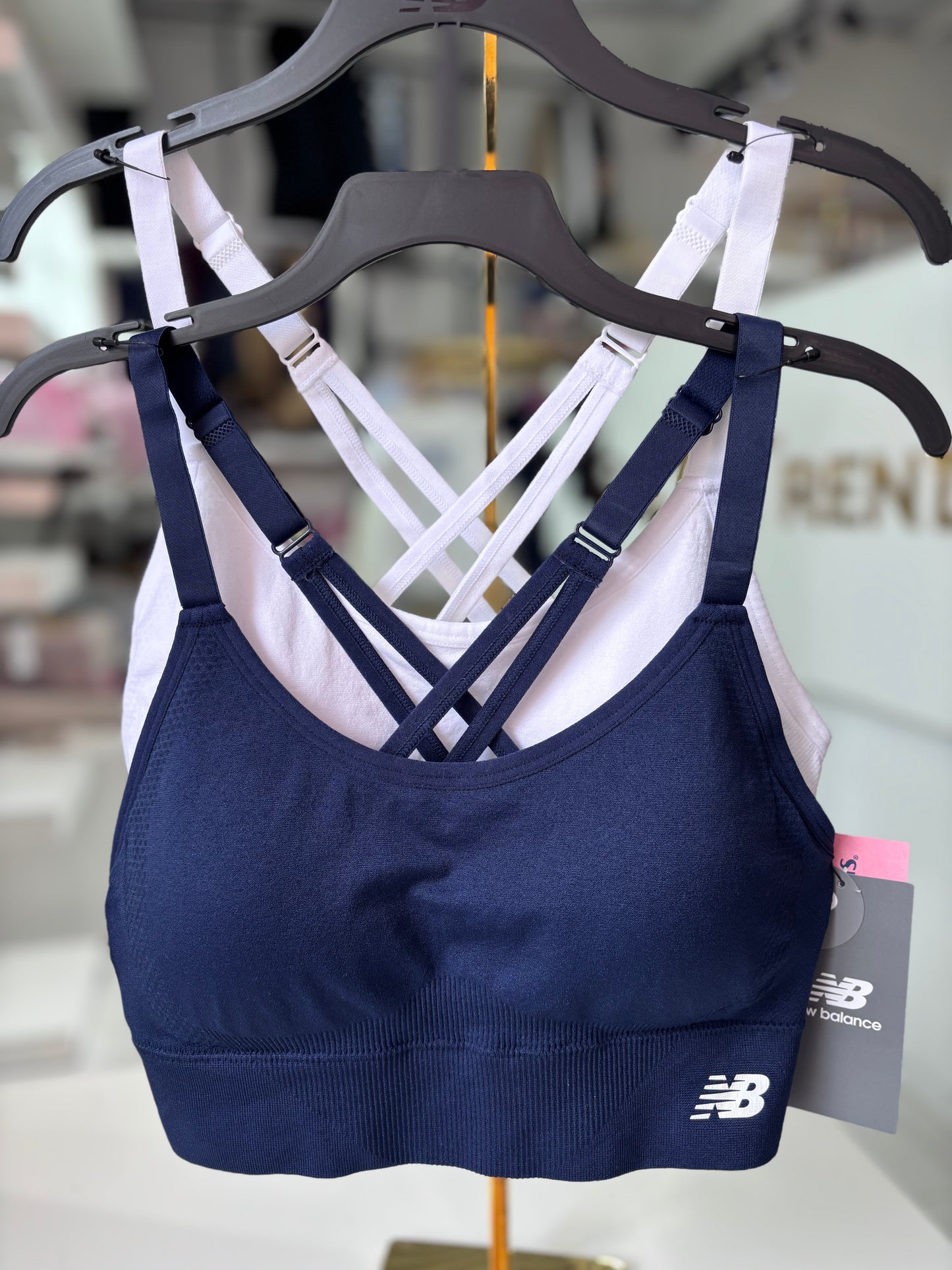 Top New Balance 2pz blanco y azul marino