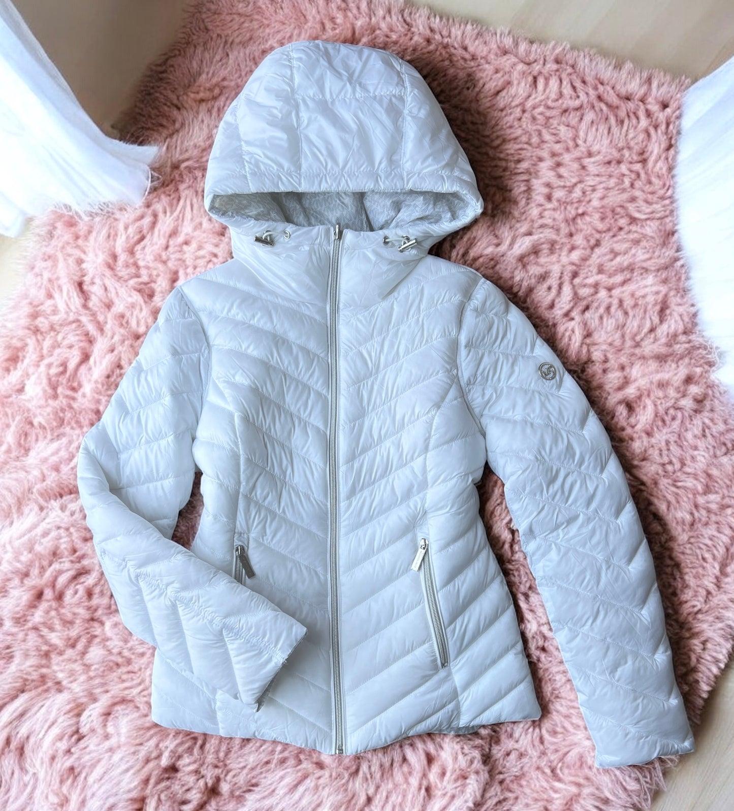 Chamarra Michael K blanca/blanca con monogram doble vista