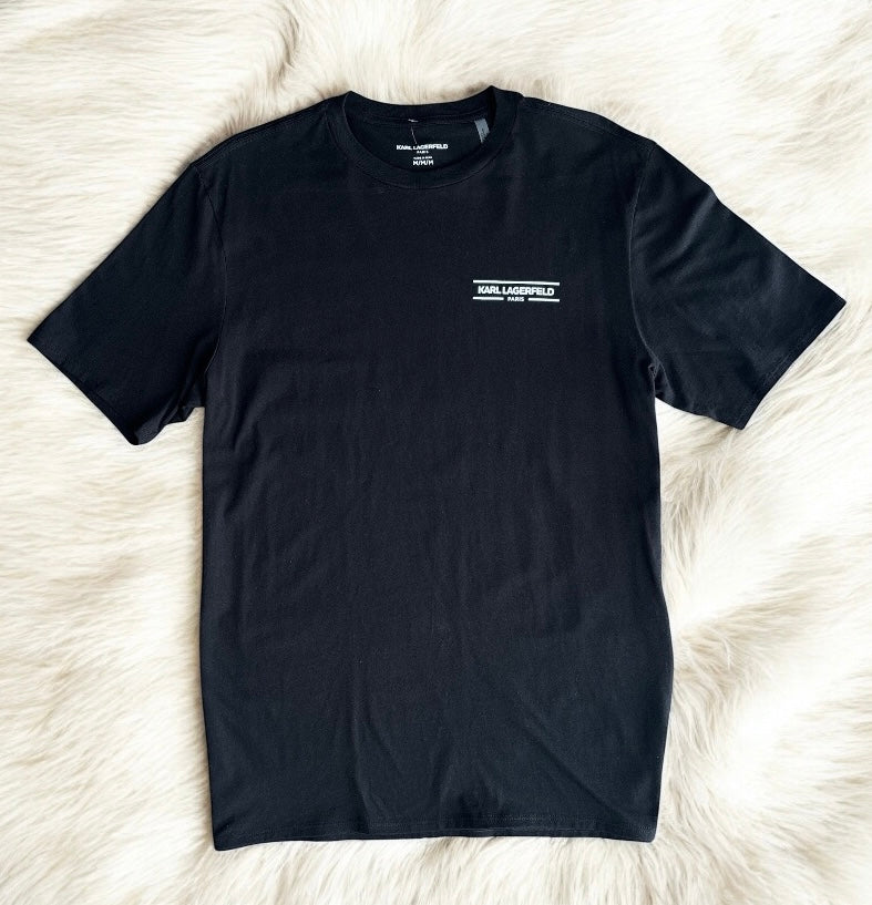 Playera Karl L negra, letras blancas para caballero