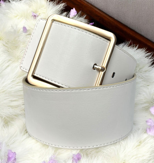 Cinturón Calvin K beige con dorado ancho