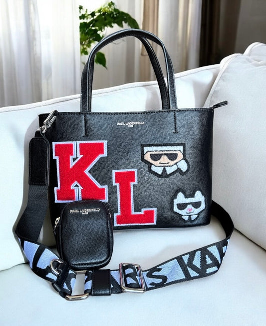 Tote Karl L negra, strap, monedero y parches bordados KL/rojo y Karl y su gatito blancos