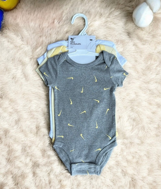 Pañaleros 3 Pack Nike gris,amarillo y blanco