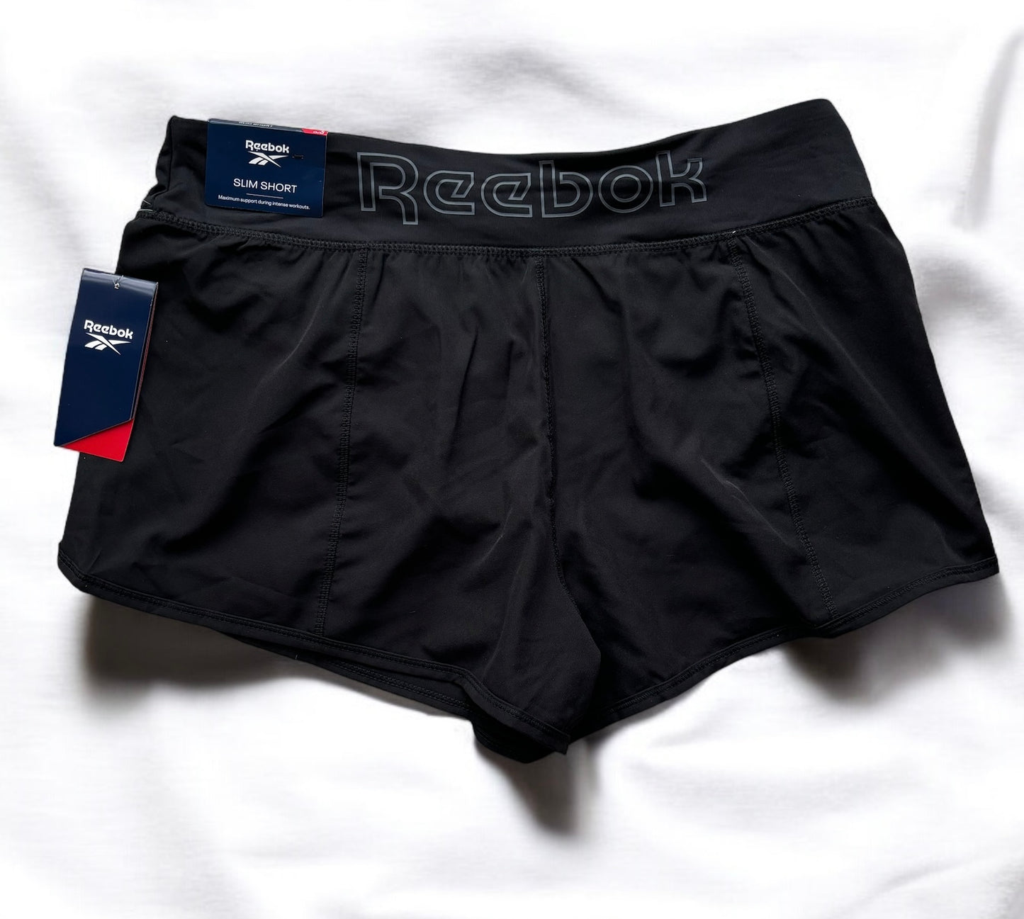 Short Reebok negro slim