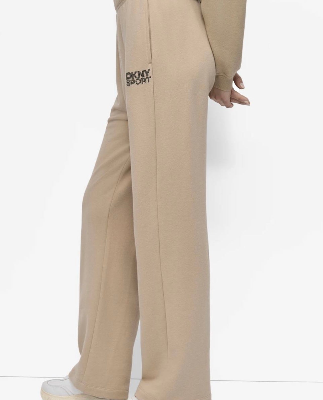 Pants DKNY camel con letras de brillos negras
