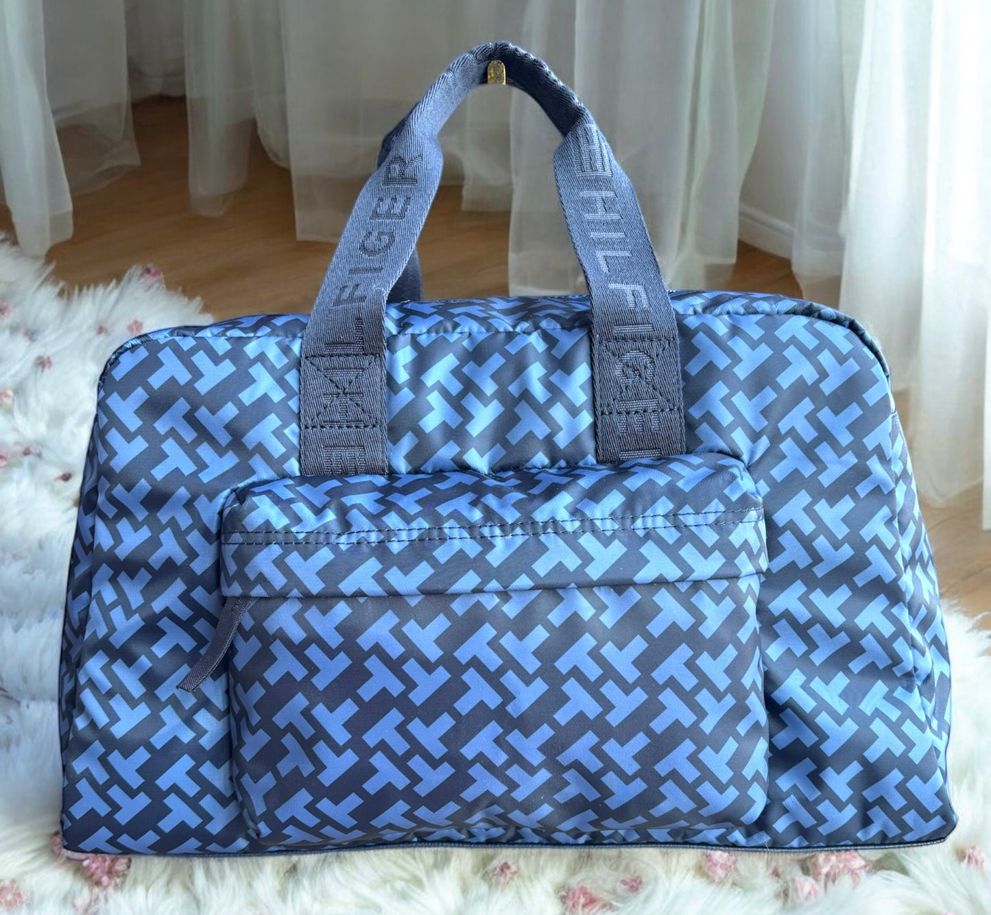 Maleta Tommy H azul marino con monogram azul