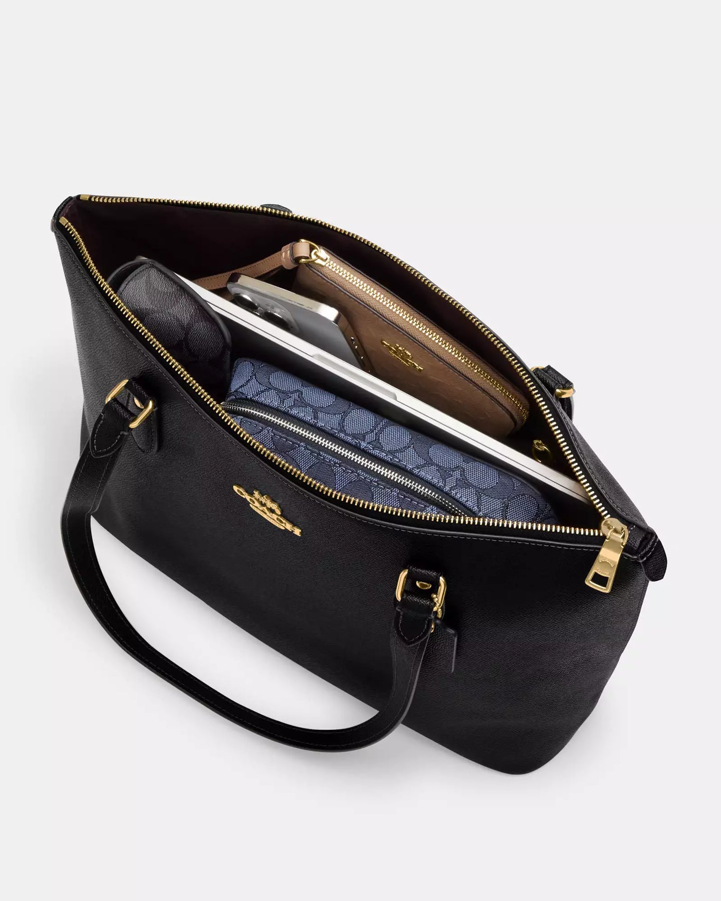 Tote Coach Gallery cafe/chocolate