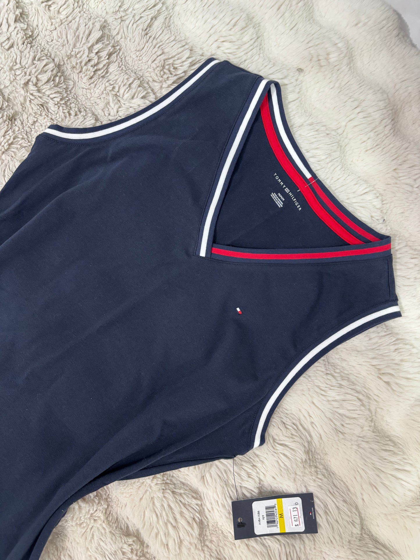 Vestido Tommy H sin mangas cuello V