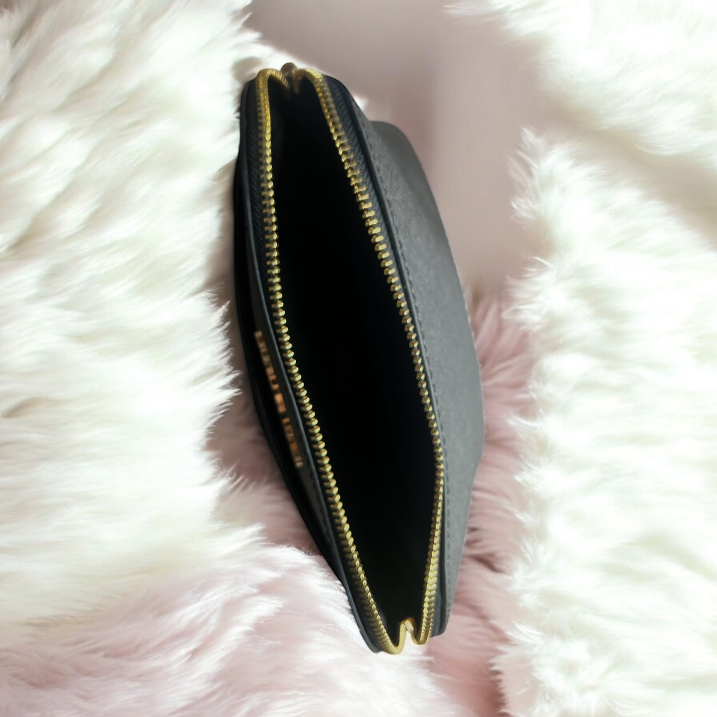 Crossbody Michael k negro cadena dorada
