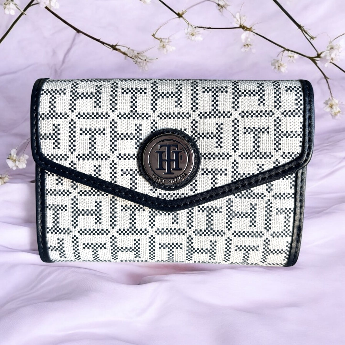 Cartera Tommy H blanca con azul