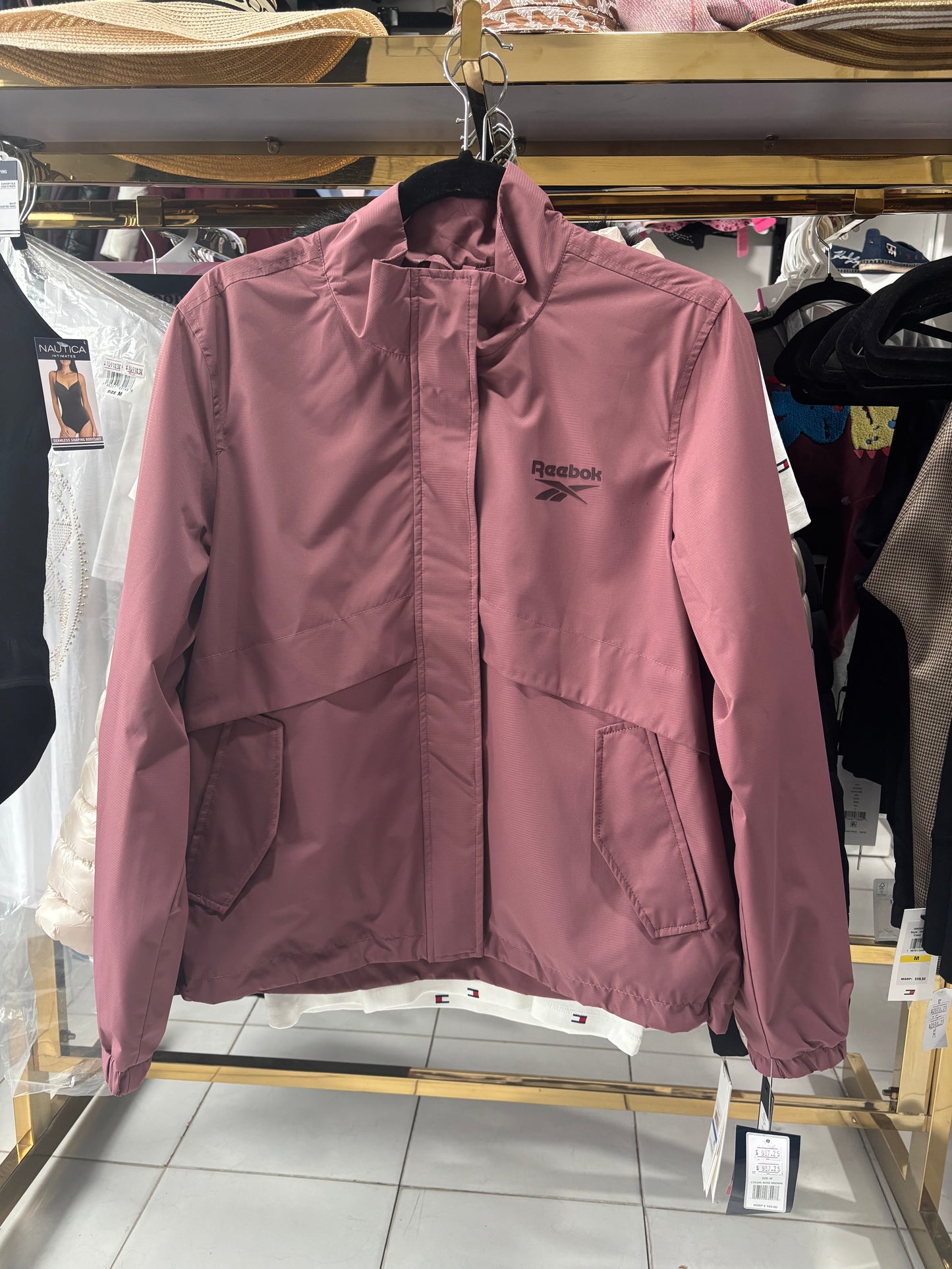 Rompevientos Reebok morado