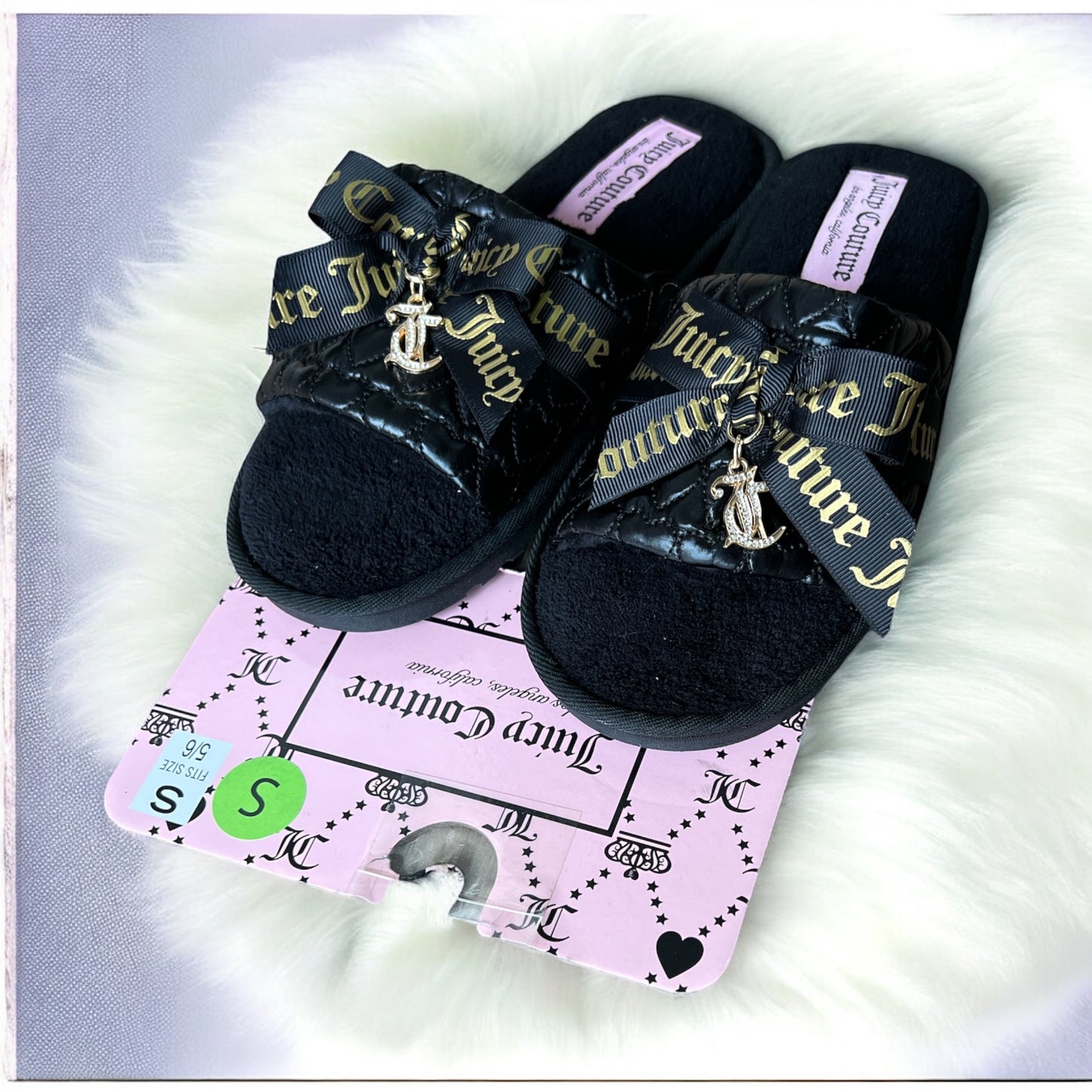 Pantunflas Juicy C negro con charm