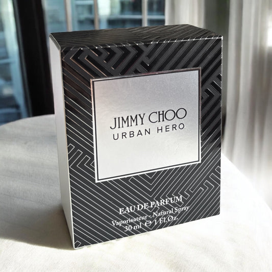 Perfume Jimmy Choo Urban Hero es una fragancia amanerada para caballero 30ml
