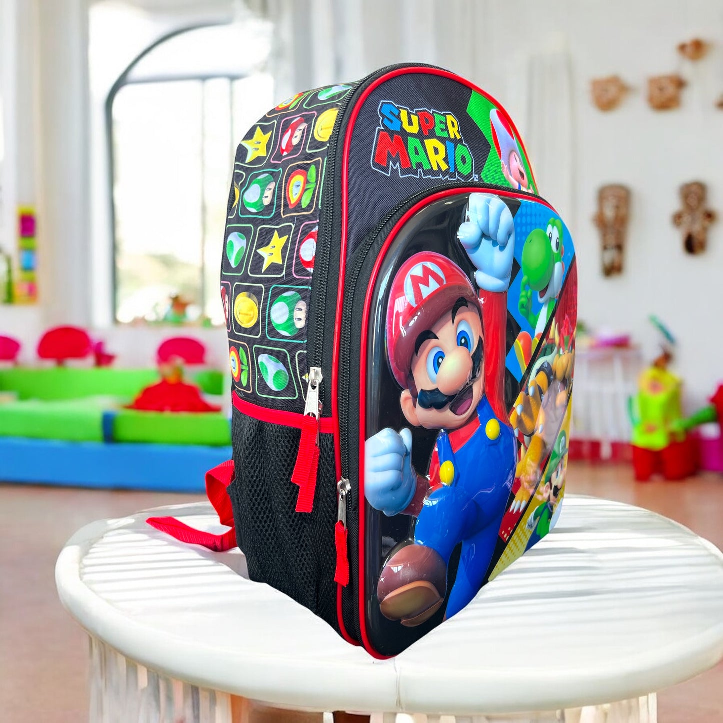 Backpack Súper Mario negra con detalles rojos