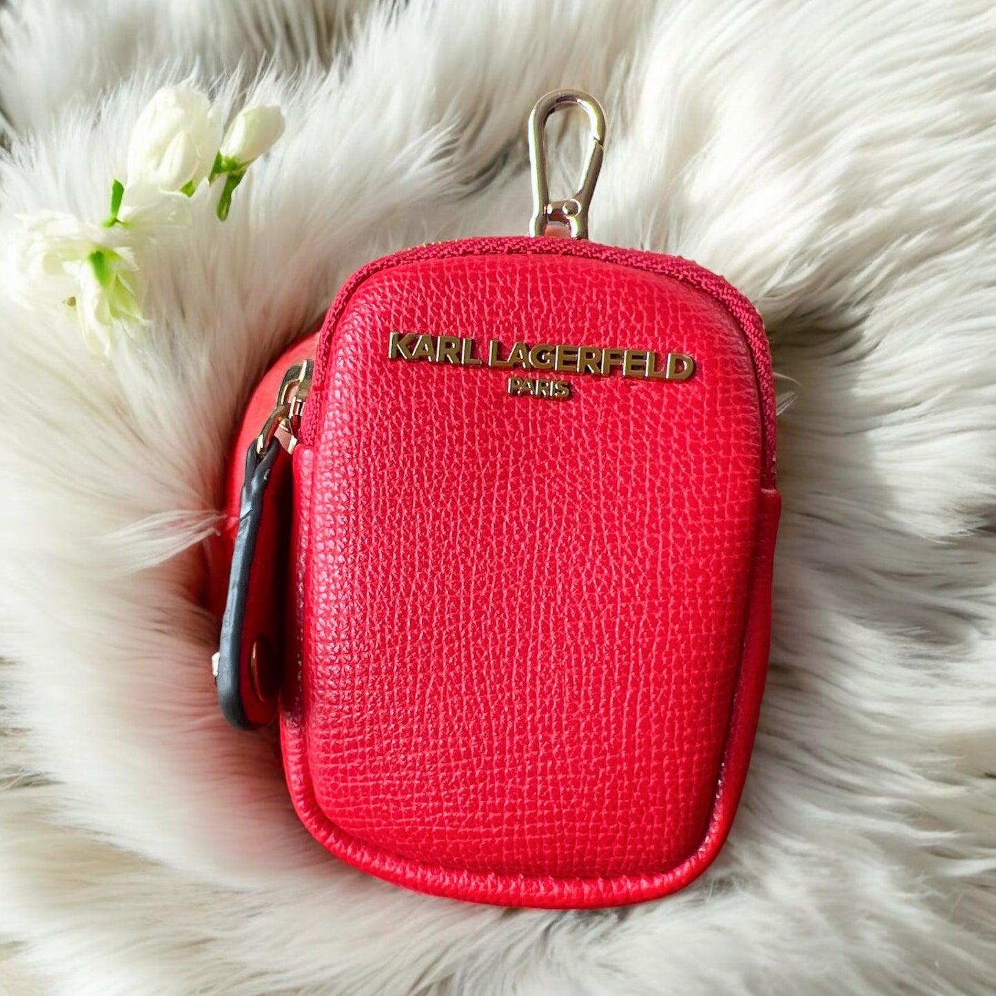 Tote Karl L roja chica con herrajes dorados y strap