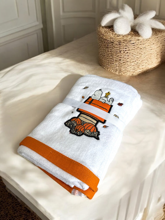 Set Toallas para manos Peanuts blanca/orange,  Snoopy con casita 2 pzs
