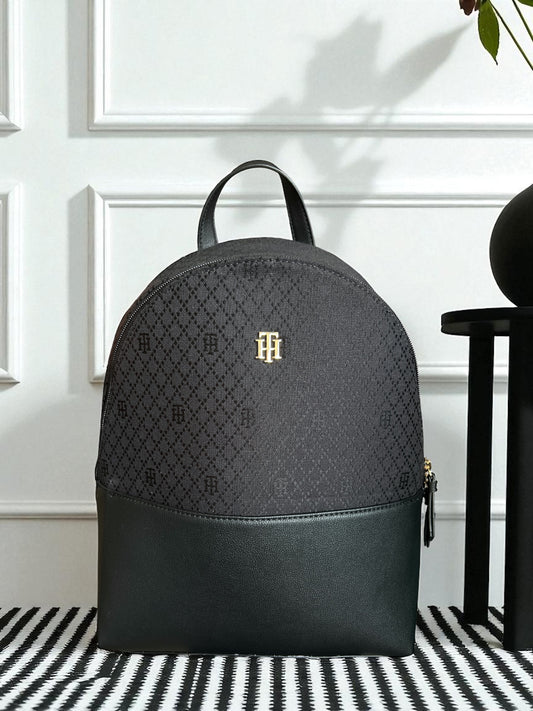 Backpack Tommy H negra con grabado de rombos