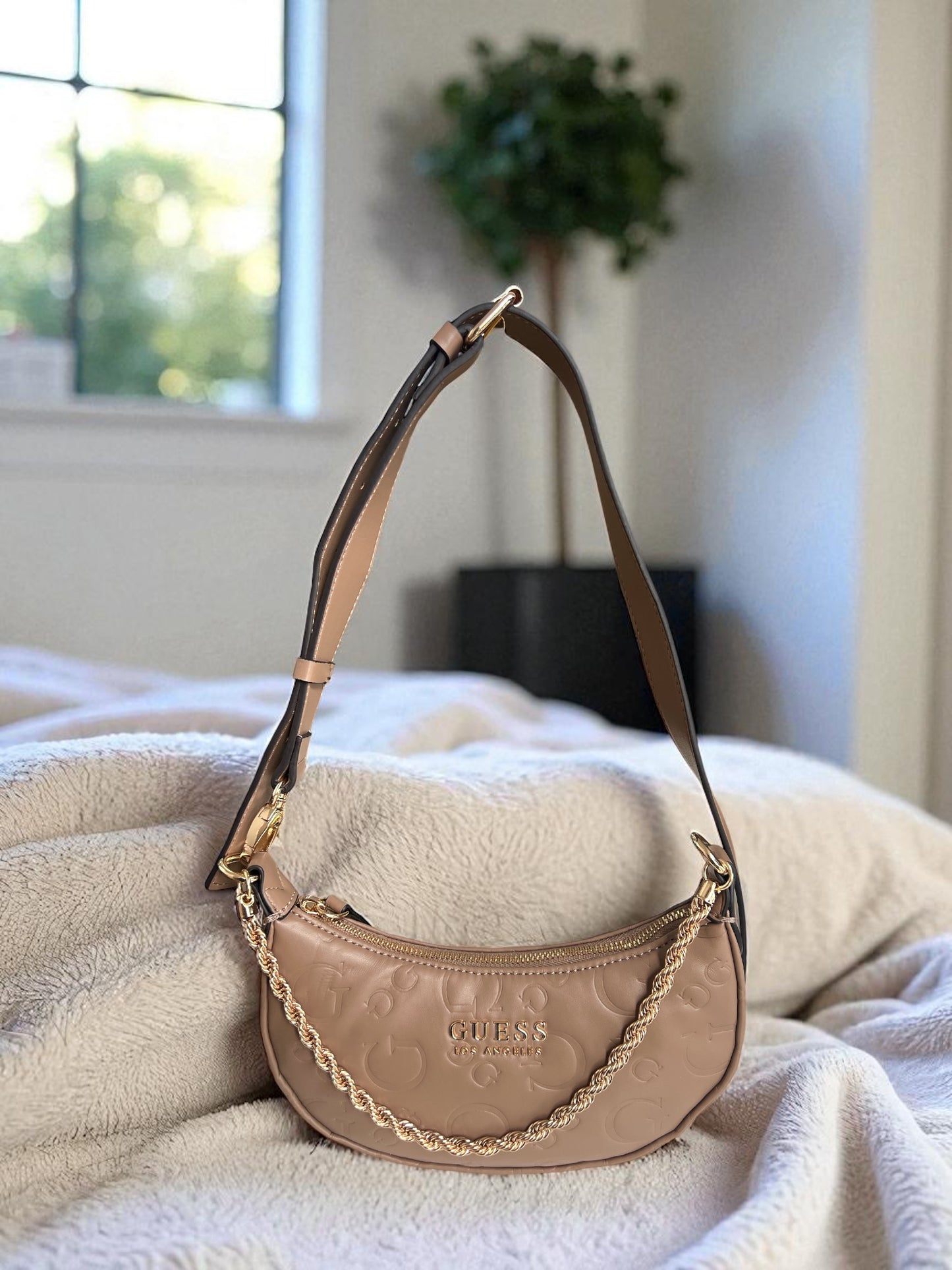 Hobo/crossbody Guess chestnut Palmillas