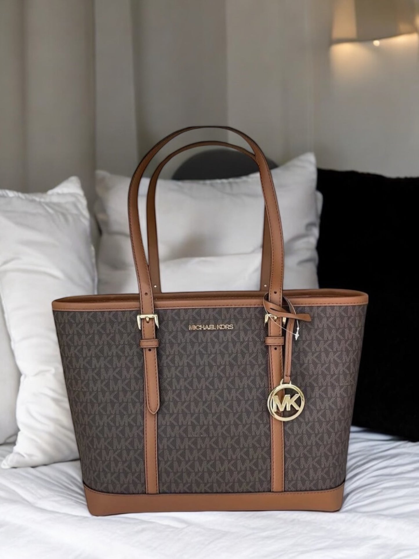 Tote Bag Michael k Jet Set Travel marrón/chocolate con monogram