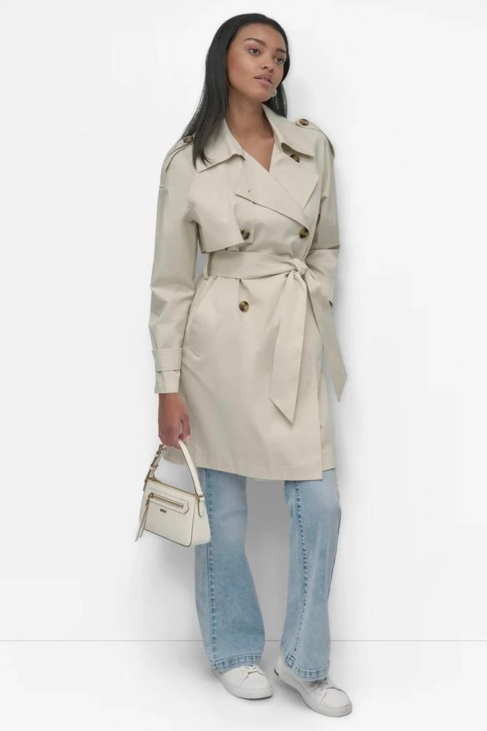 Gabardina  DKNY Jeans crema, botones animal print