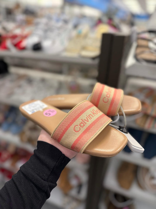 Sandalias Calvin K camel/rosa y letras bordadas