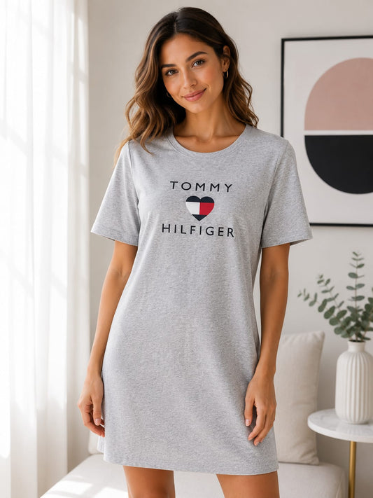 Vestido Tommy H gris con letras azul marino